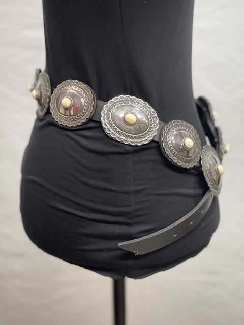 CF26-11 BONE CONCHO BELT