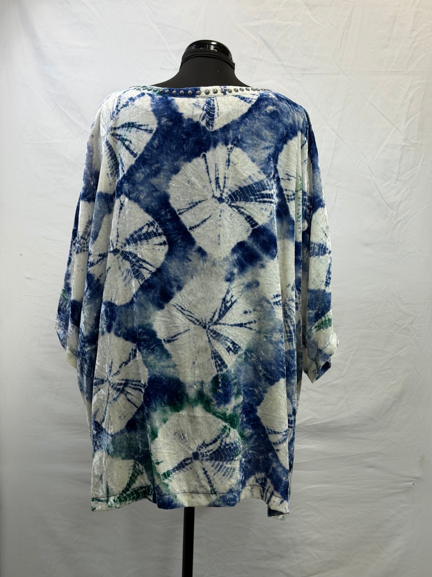 CF105-26 SAND DOLLAR VELVET TOP 2X