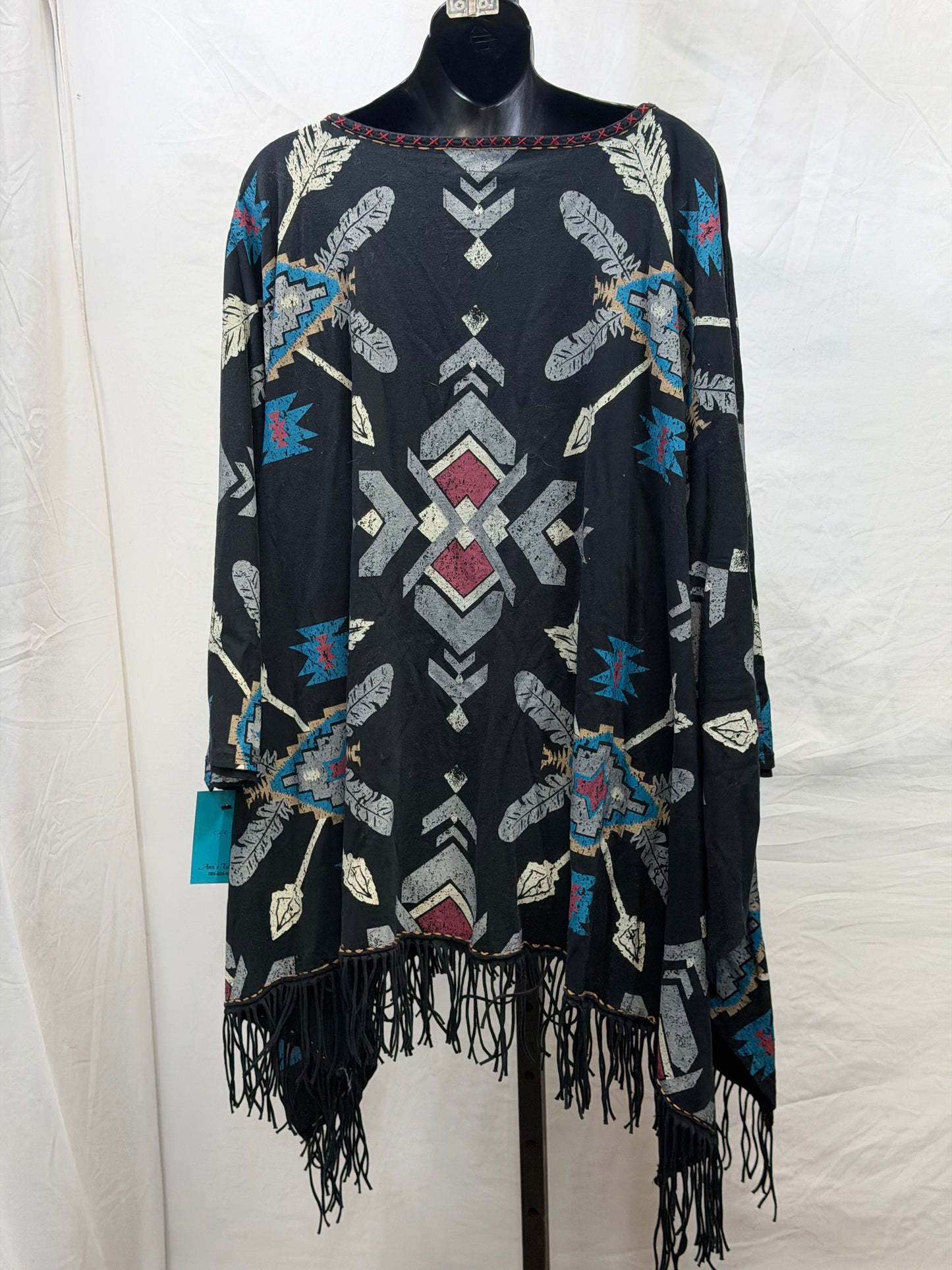 CF107-91 FEATHER/ARROW PONCHO L/XL