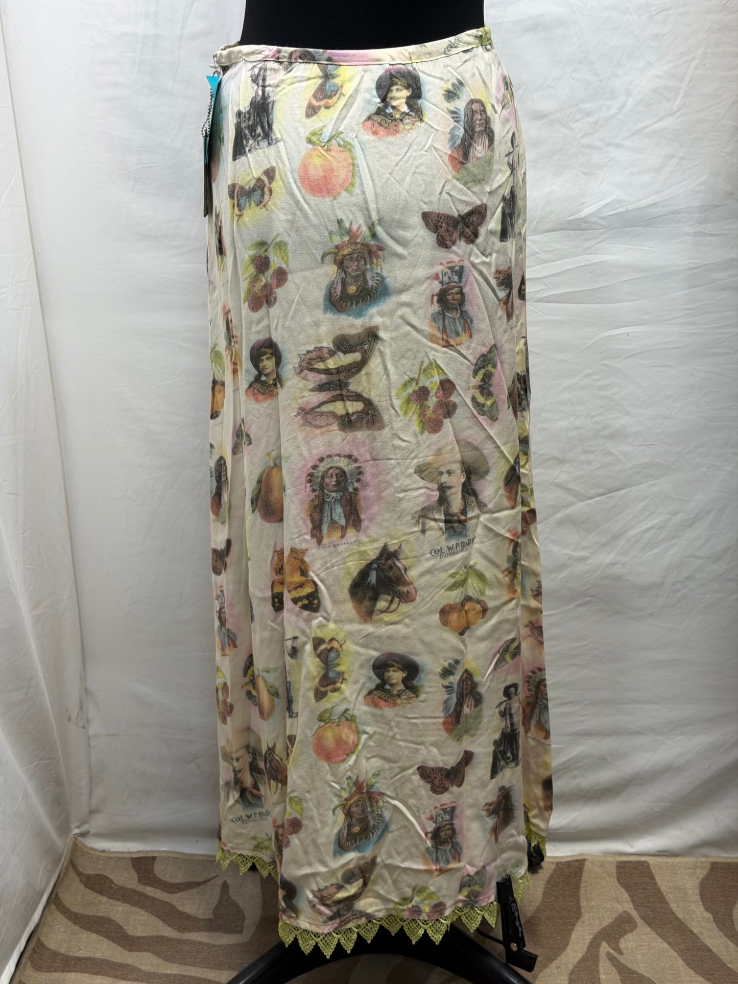 CF107-135 BUTTERFLY SKIRT M