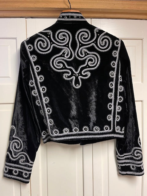 CF21-10 BLK VELVET W/FILAGREE TRIM-MED
