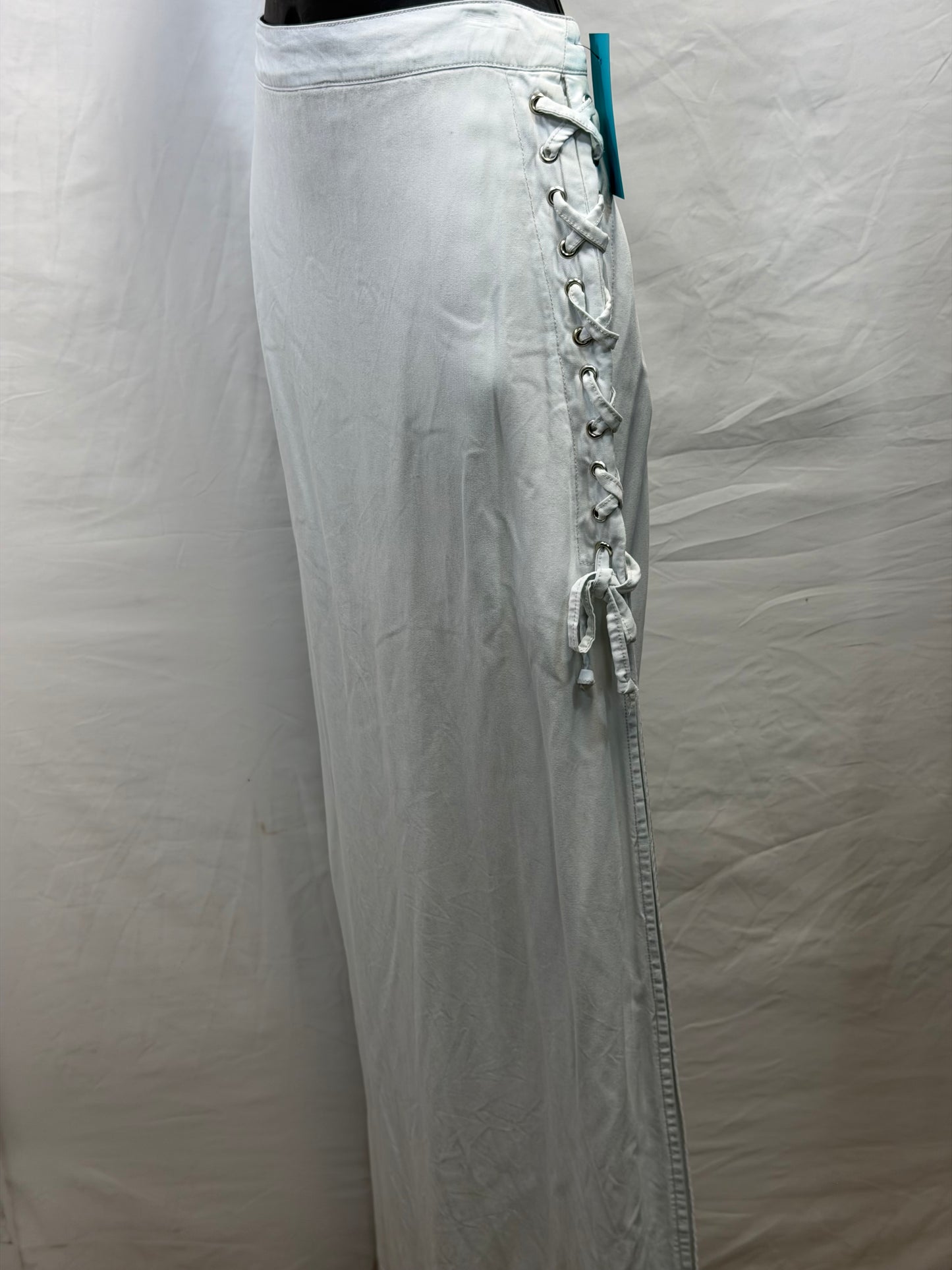 CF110-8 TASHA WHITE SKIRT