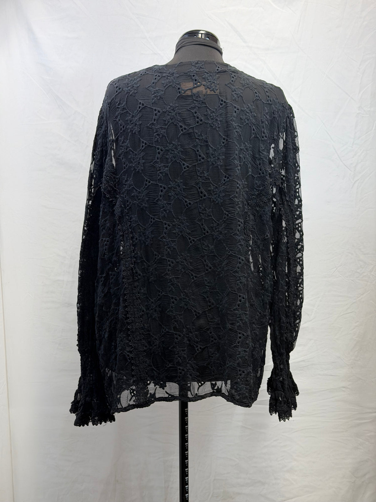 CF105-134 BLK LACE TOP 2X