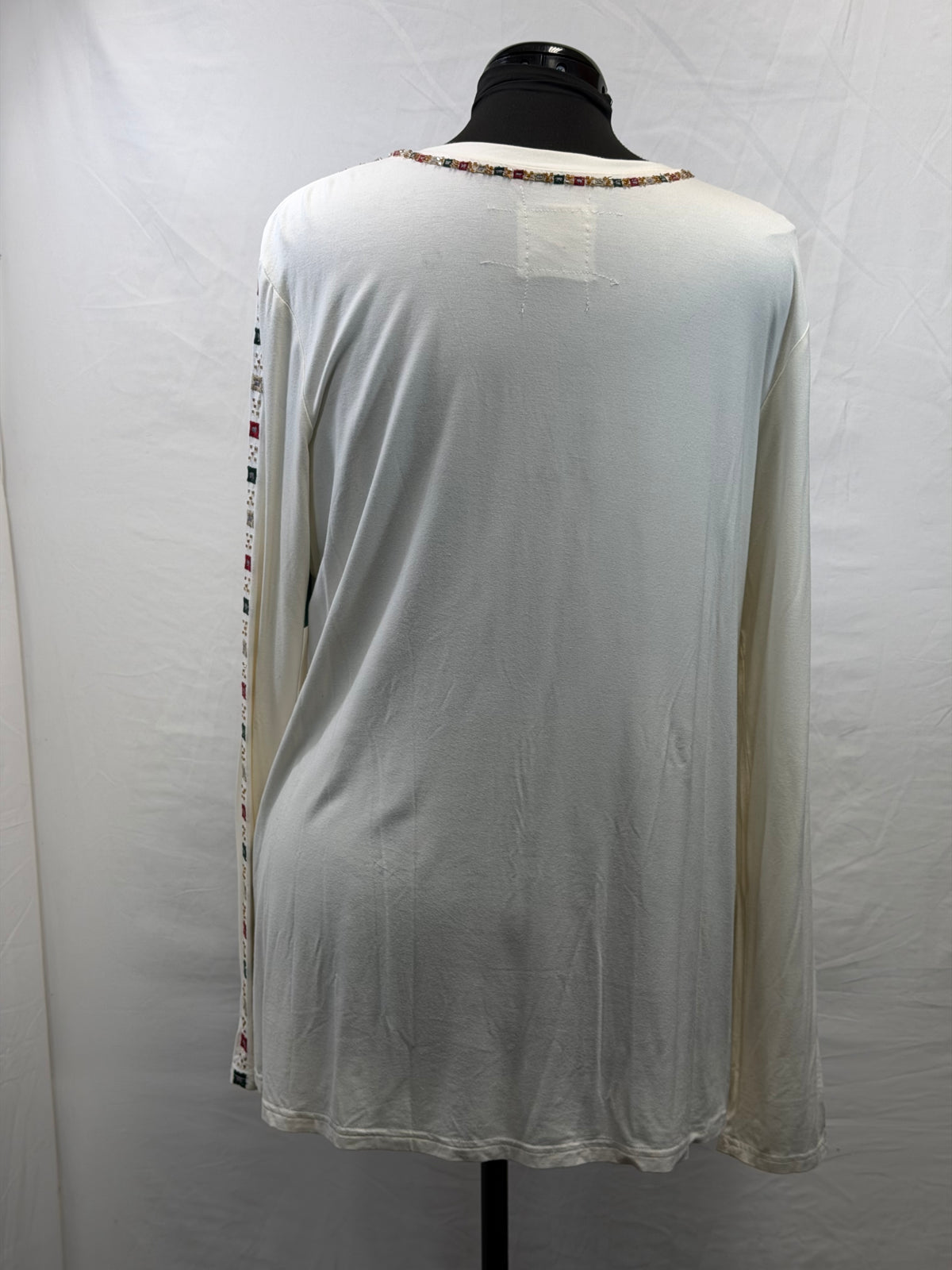 CF54-21 BONE LS TOP WITH SQUARE EMB L