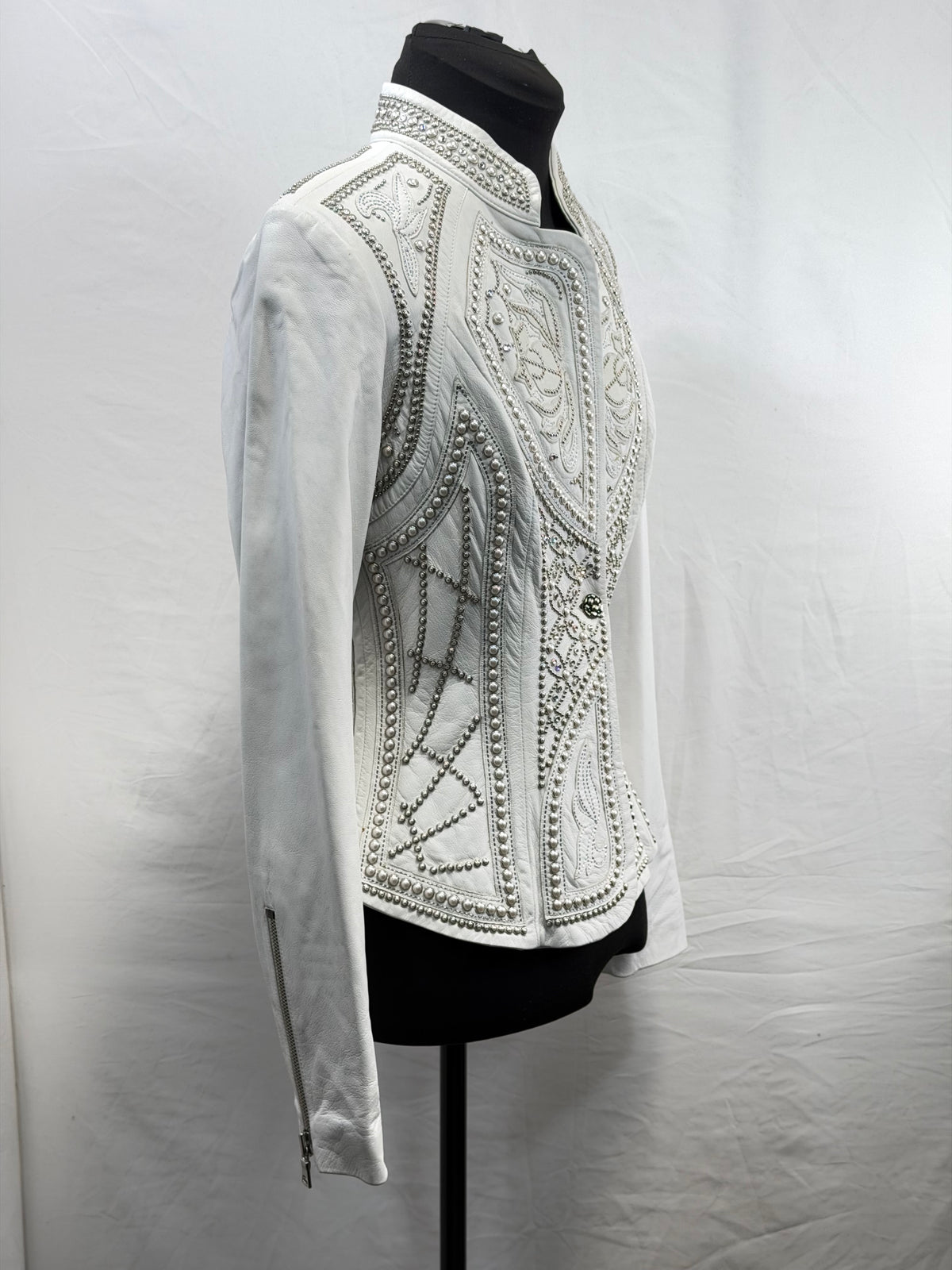 CF113-5 ELEVEN 11 WHITE JACKET S