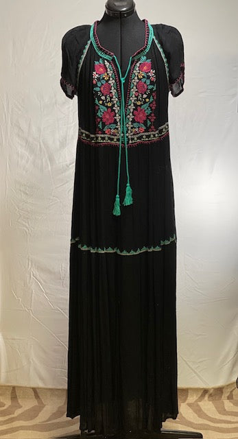 CF42-49 BLK DRESS W/FLORAL STITCH-S