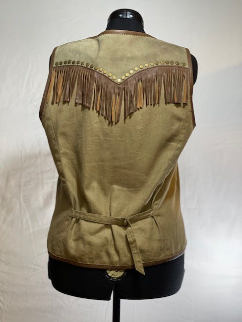 CF43-15 BEADED DEER VEST-XL