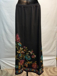 CF52-198 BLK FLORAL SKIRT S