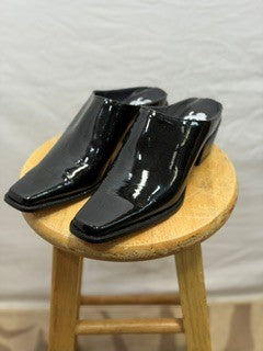 CF14-134 BLACK PATENT SLIDE 10