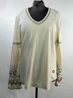 CF22-22 CREAM V NECK TOP 2X