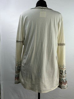 CF22-22 CREAM V NECK TOP 2X