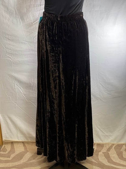 CF46-86 DARK BROWN VELVET SKIRT SIZE MEDIUM