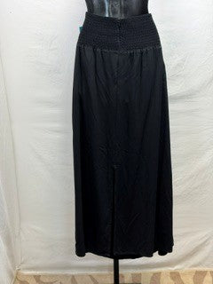 CF104-8 BLK SKIRT W/ ROSES M