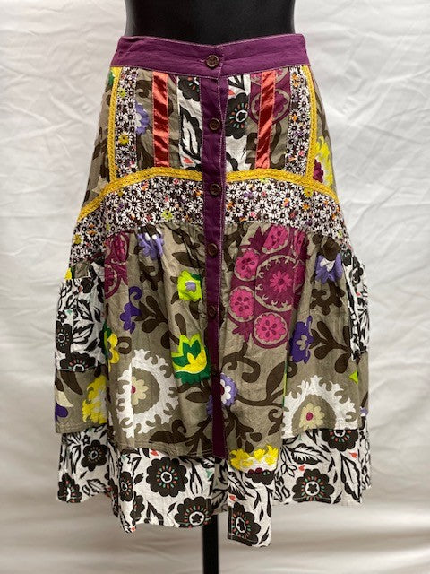 CF50-9 BUTTON FRONT SKIRT M