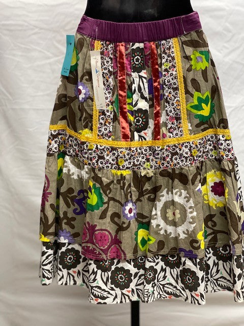 CF50-9 BUTTON FRONT SKIRT M