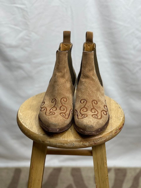 CF46-161 MANUEL SHORTIE BOOT 8.5