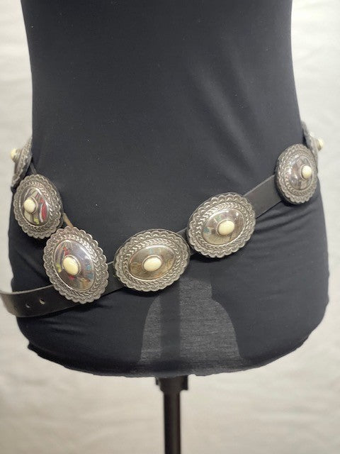 CF26-11 BONE CONCHO BELT