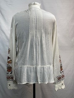 CF33-109 WHITE BUTTON TOP L