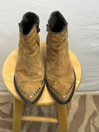 CF47-8 BUCKSKIN W/ TURQ BOOTIE 10.5