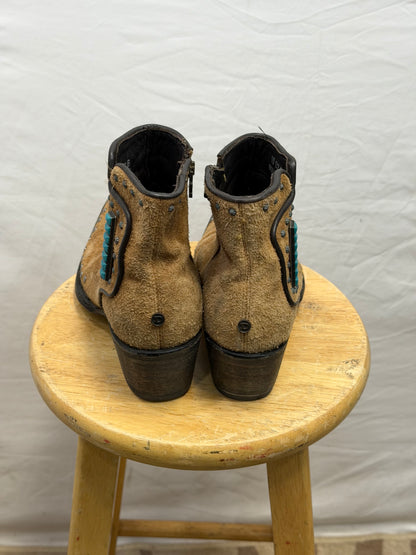 CF47-8 BUCKSKIN W/ TURQ BOOTIE 10.5