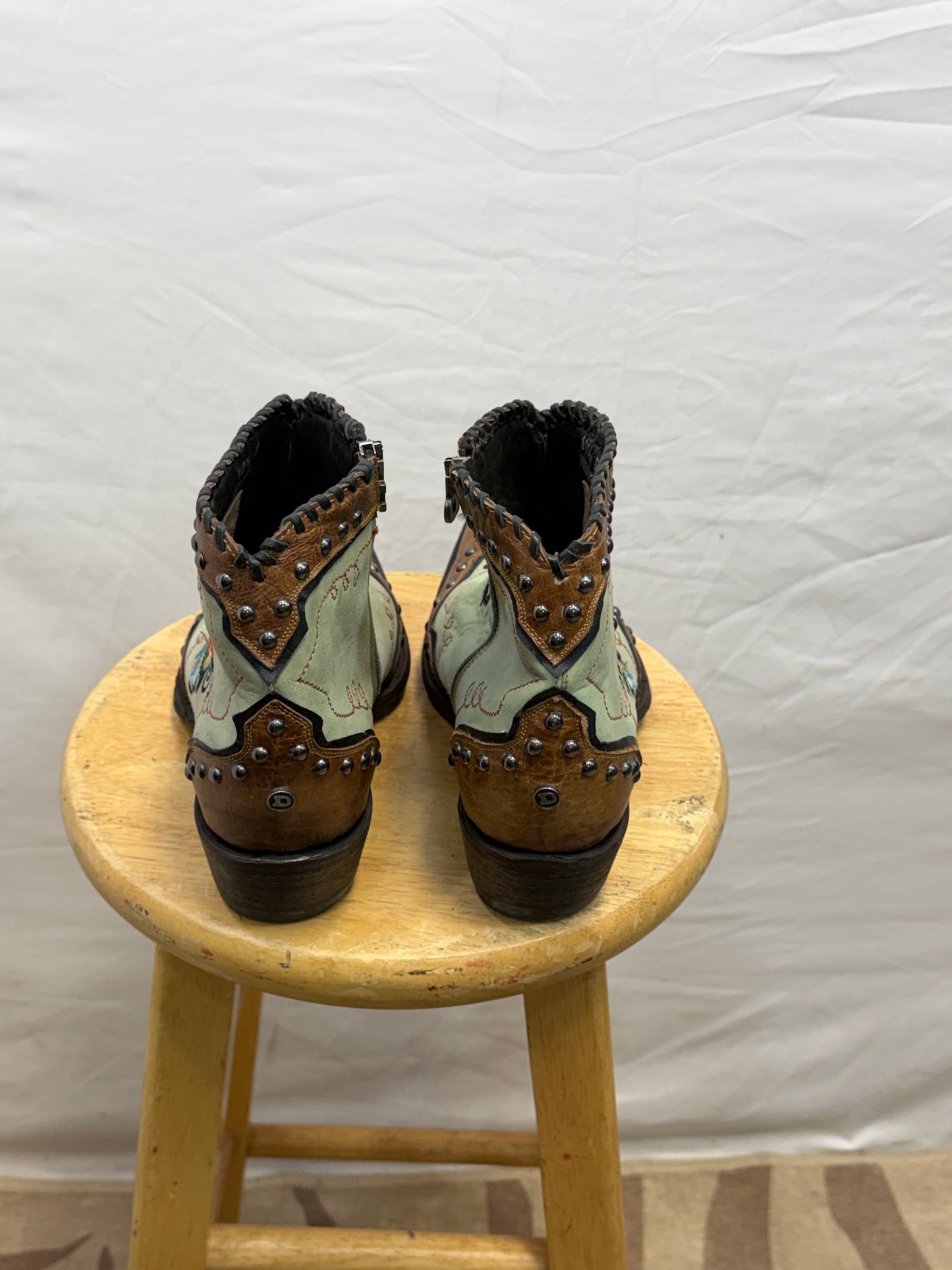 CF47-9 GREEN/FLORAL BOOTIE 10.5