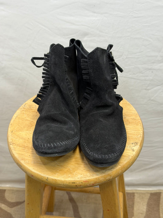 CF47-15 MINNETONKA SUEDE MOC 11