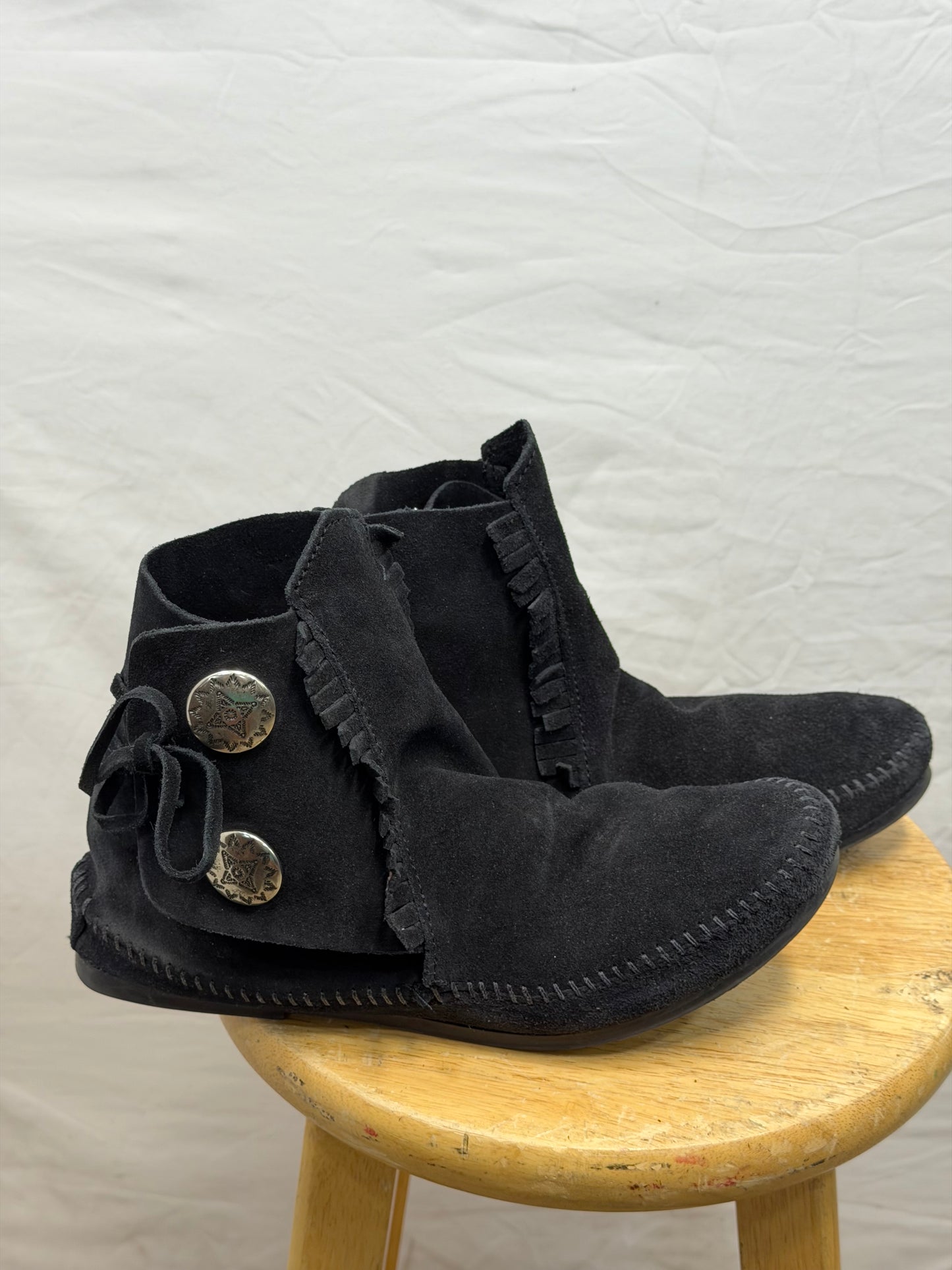 CF47-15 MINNETONKA SUEDE MOC 11
