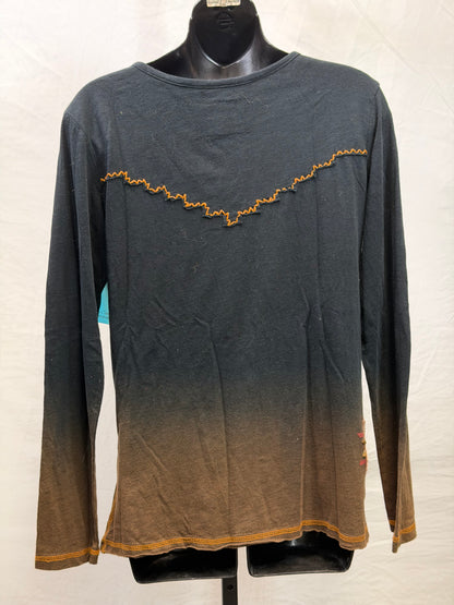 CF107-110 V NECK SKULL TOP M