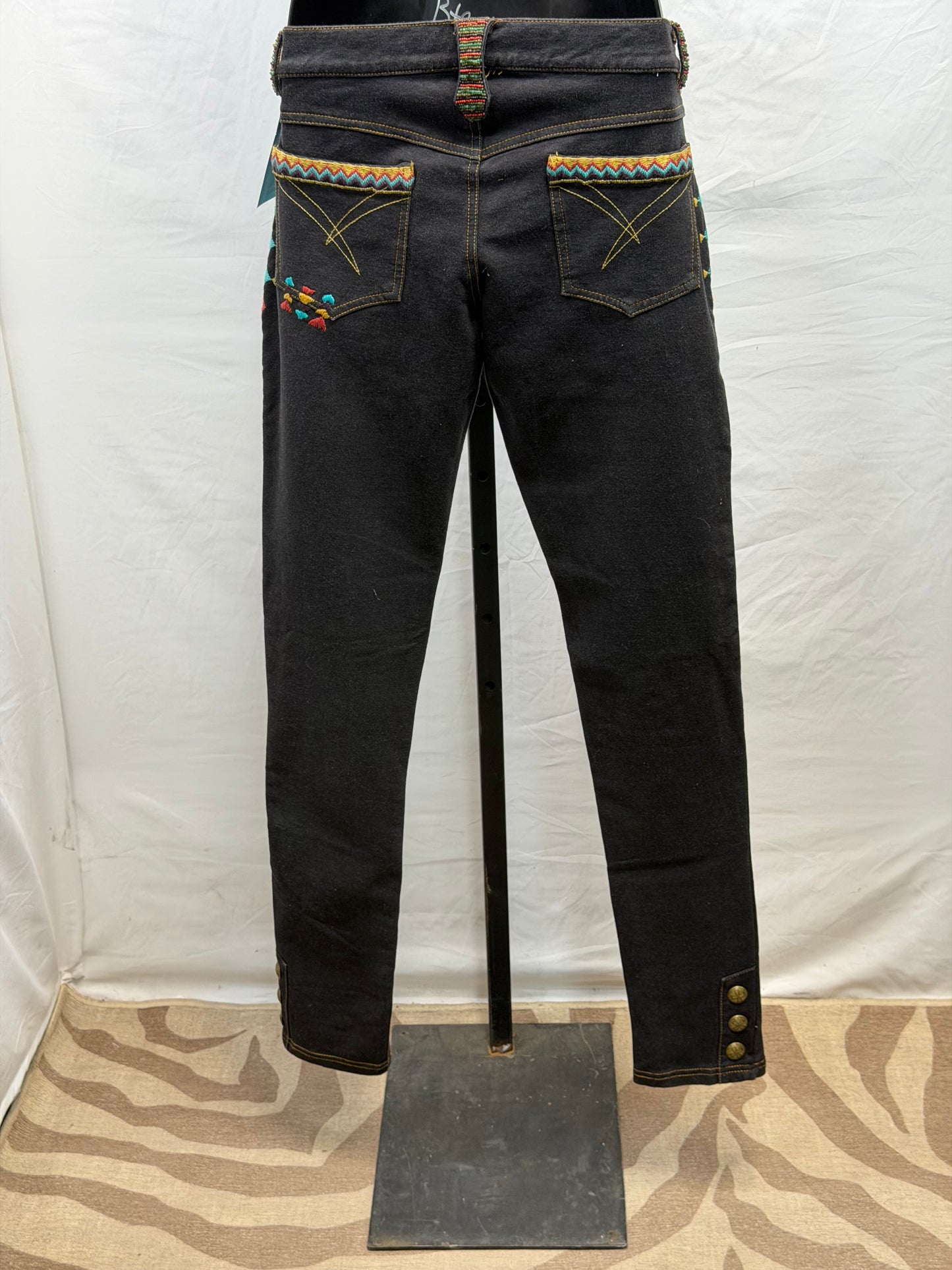 CF107-118 BLK JEANS W/ BEADED BELT LOOP 4