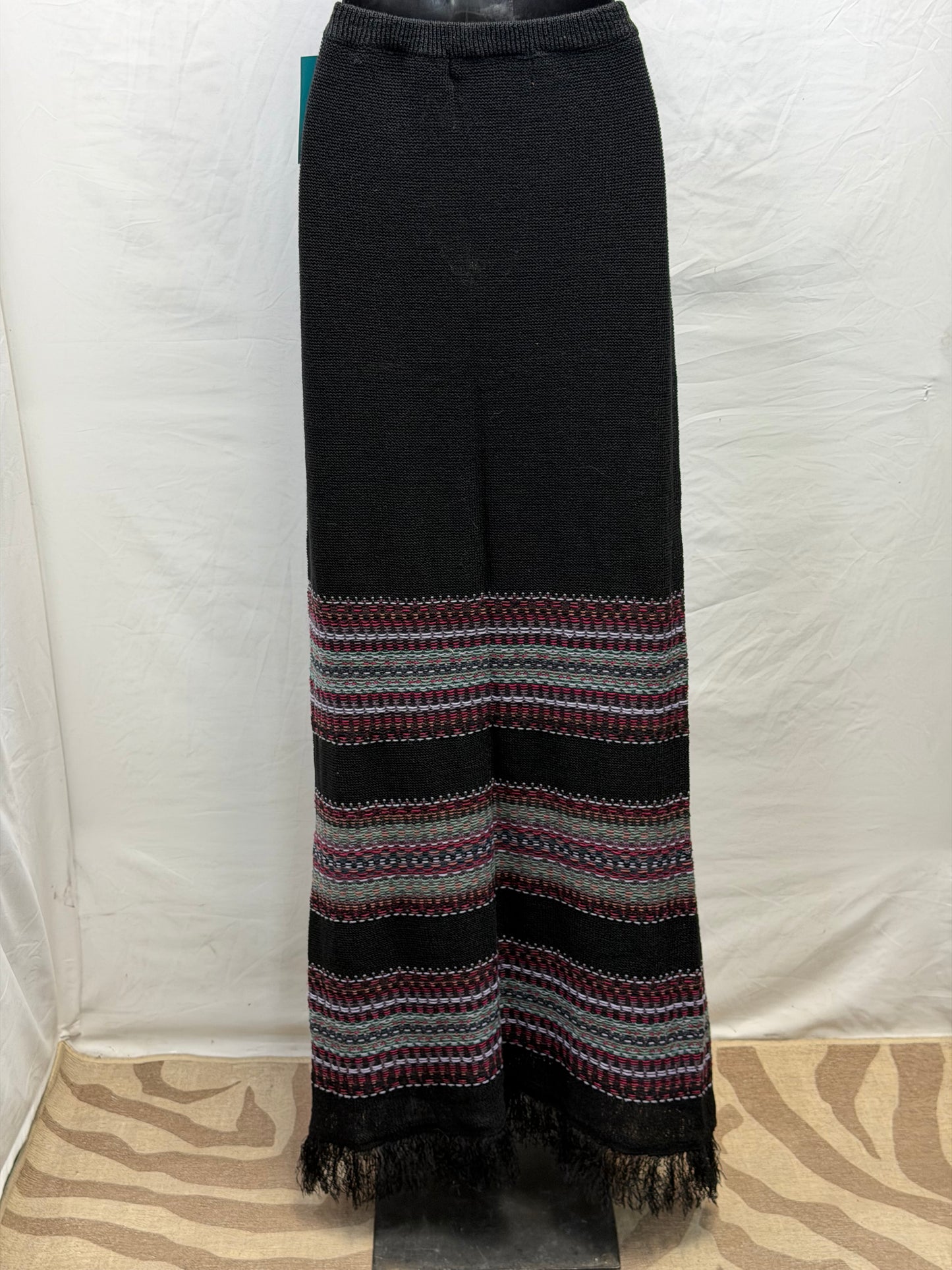CF107-119 BLK/PURP KNIT SKIRT S