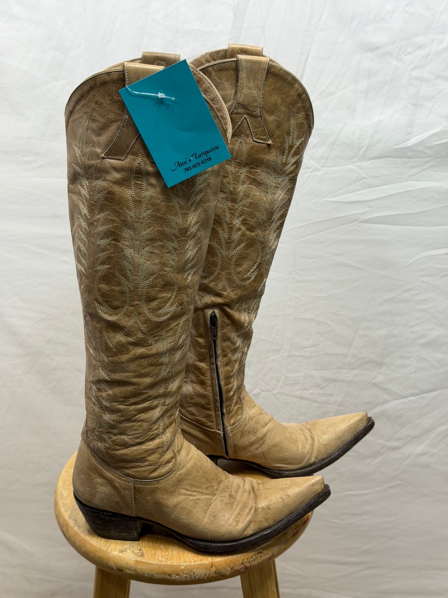 CF52-259 OG CREAM MYRA BOOT 6