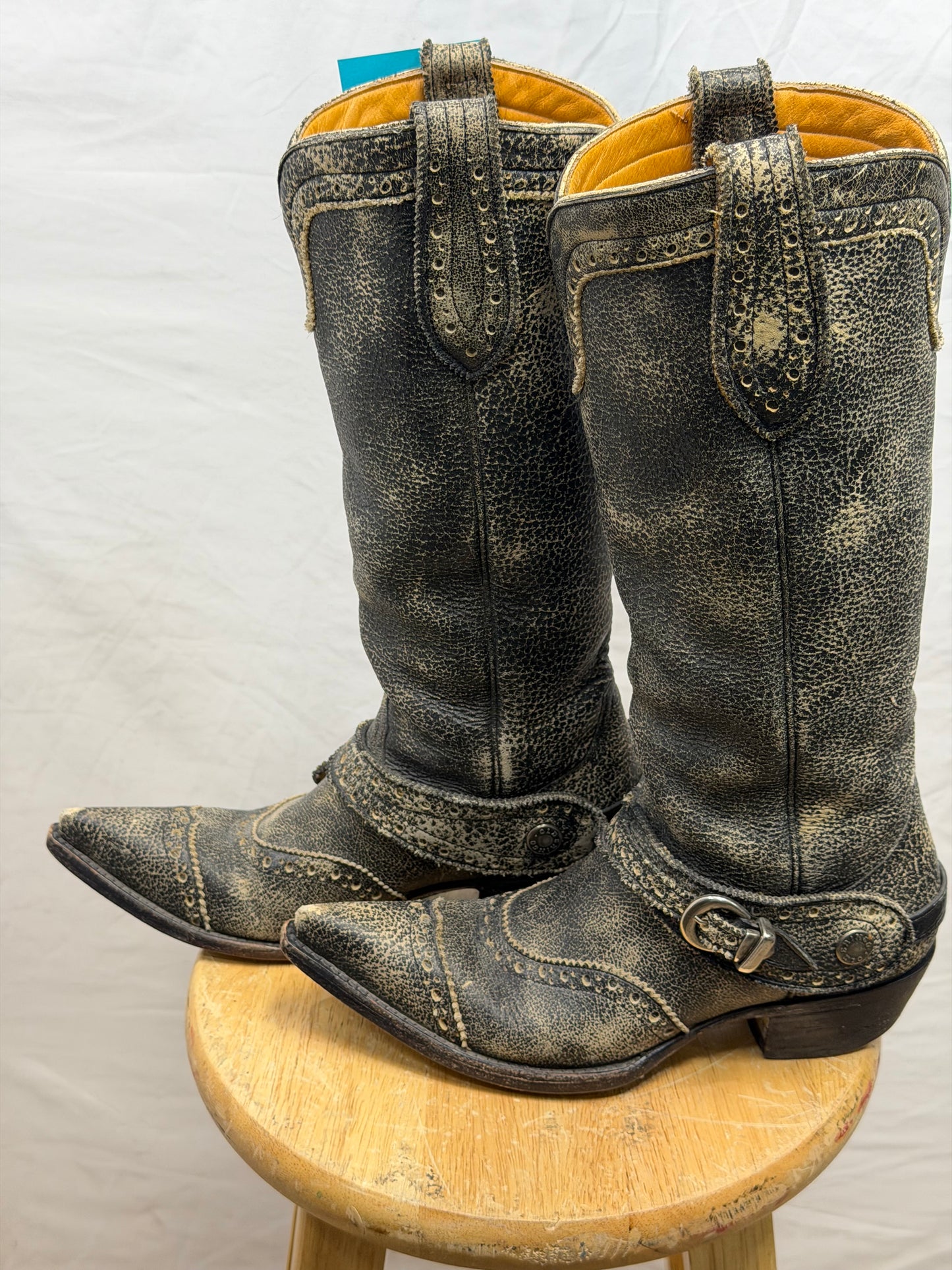CF52-251 OG BLK DISTRESSED BOOT 6