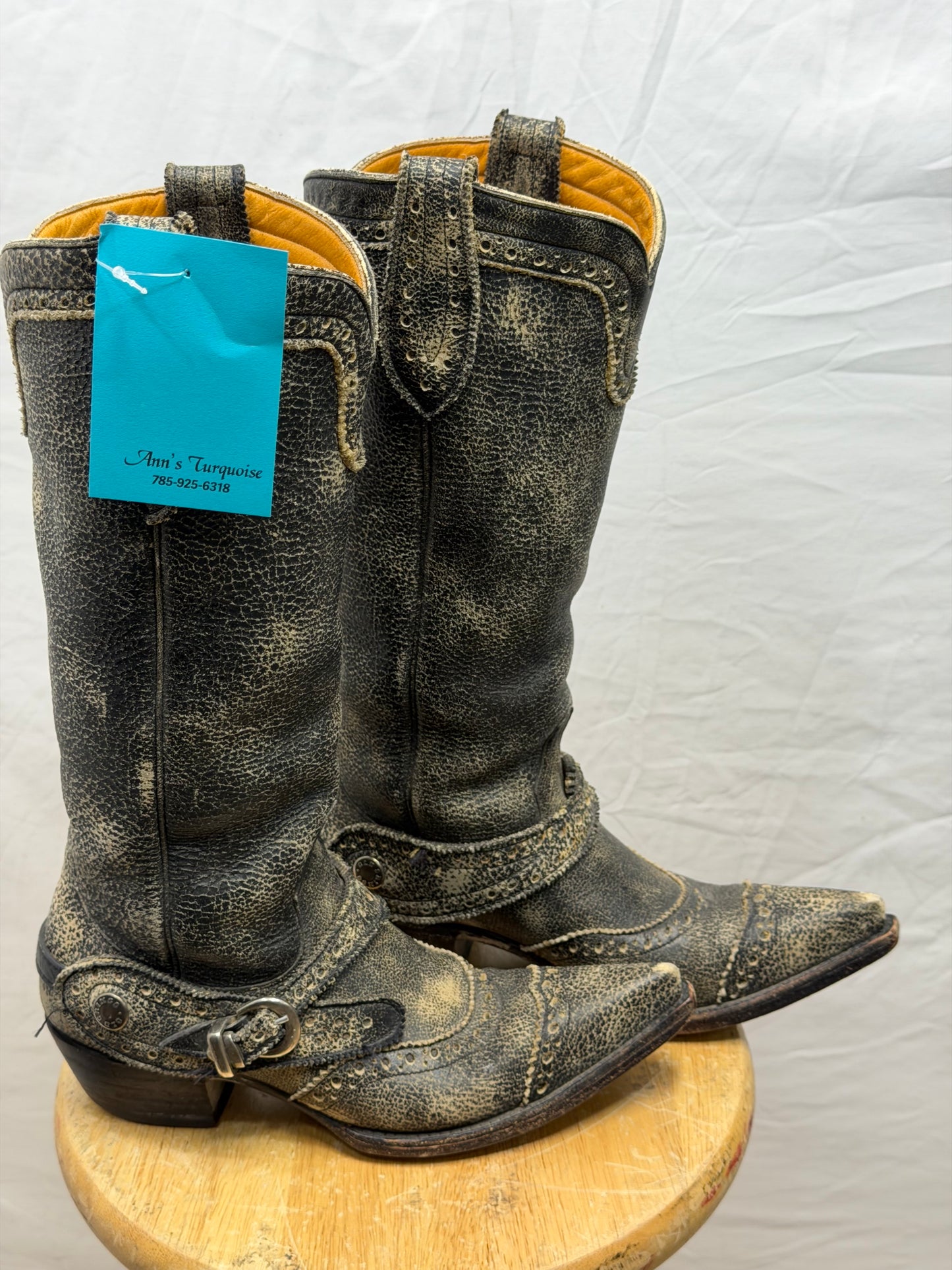 CF52-251 OG BLK DISTRESSED BOOT 6