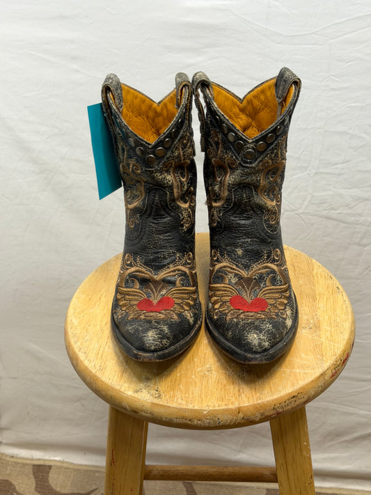 CF52-254 OG HEART BOOTIE 6