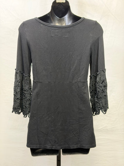 CF55-82 BLK TUNIC W/ LACE SLEEVE XS