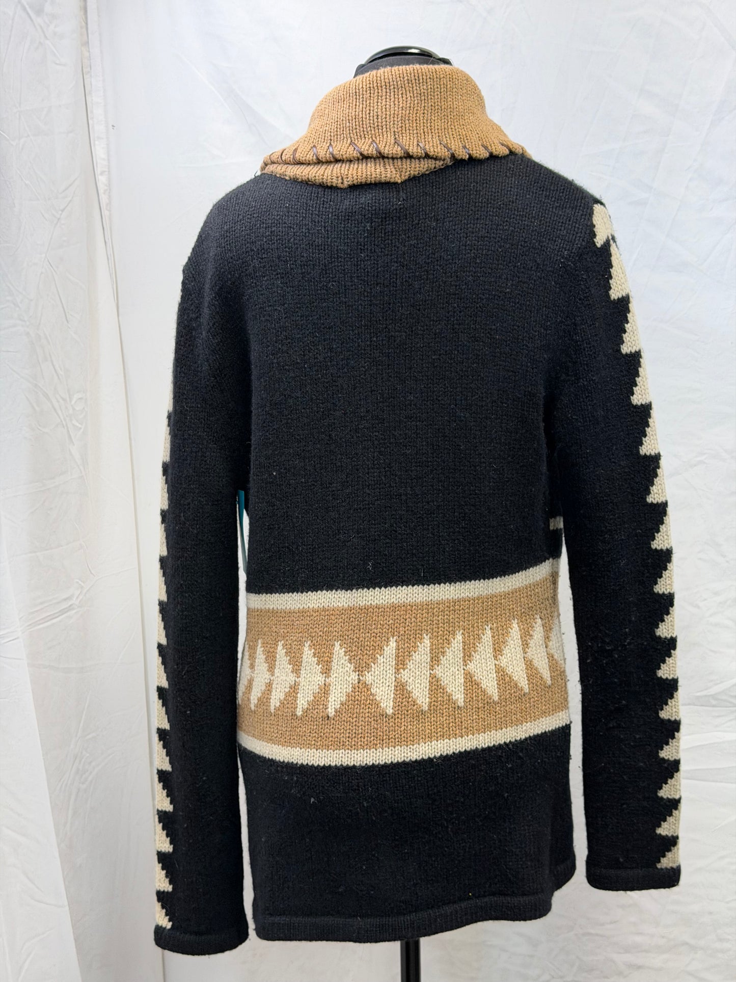 CF110-32 ROJA BLK/TAN CARDI L