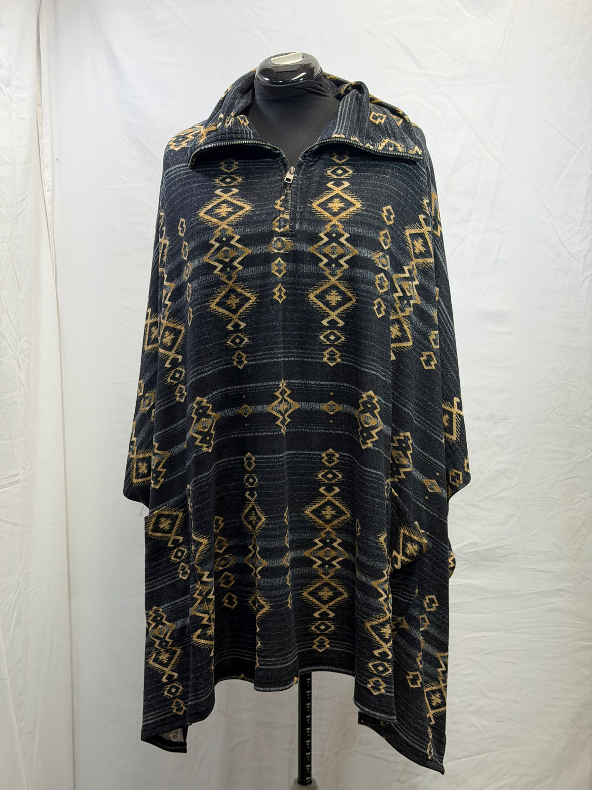 CF105-131 RUIDOSO PEAKS PONCHO 1X