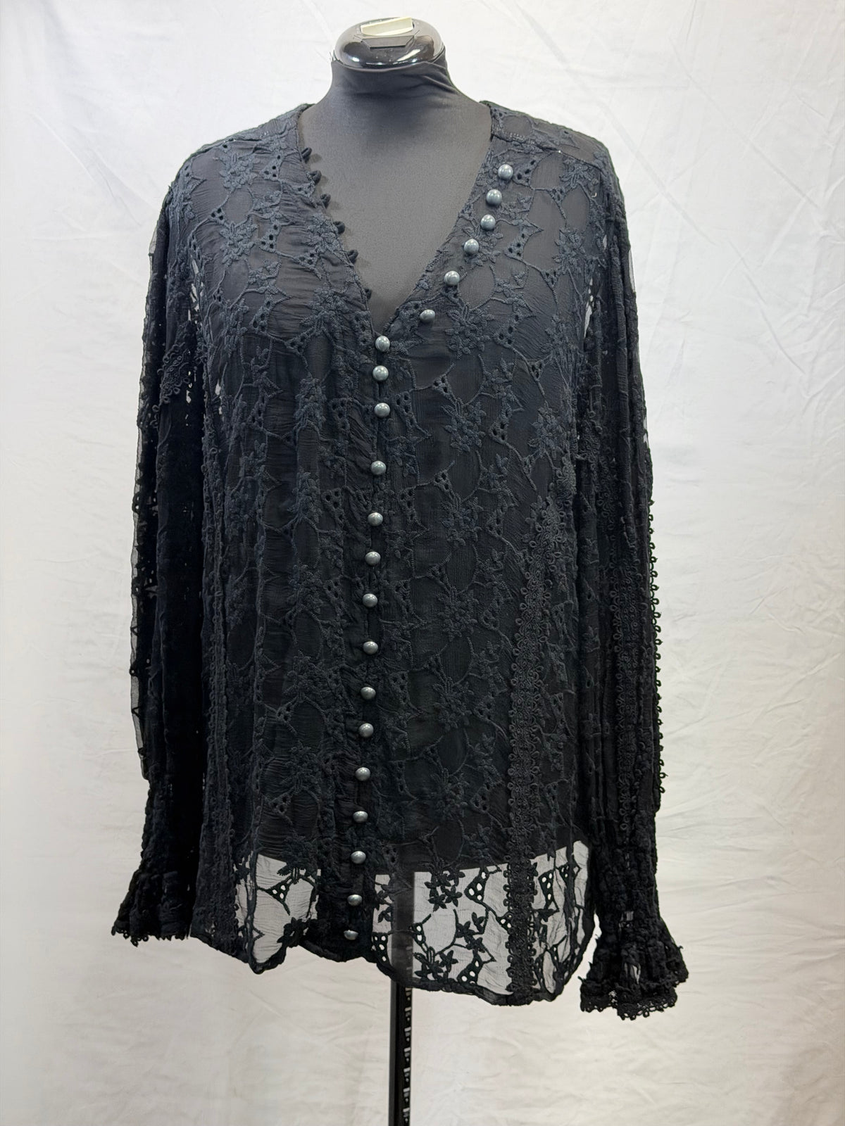 CF105-134 BLK LACE TOP 2X