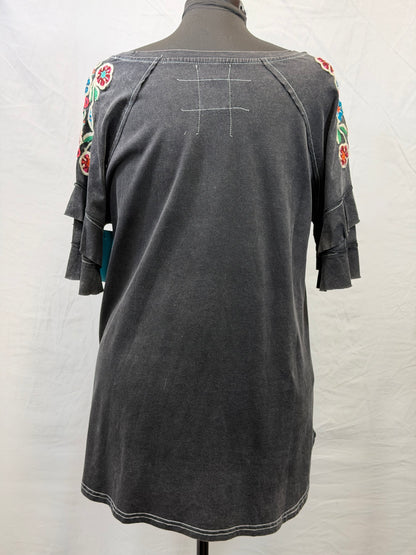 CF112-7 STONEWASHED BLK FLORAL TOP L