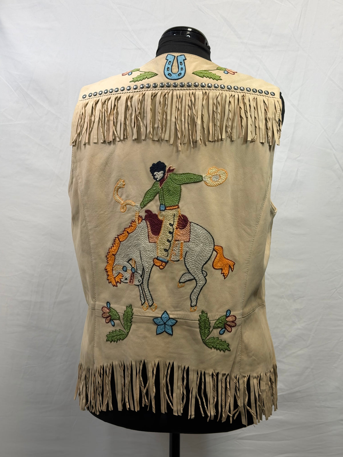 CF33-208 BRONC PEELER VEST 1X