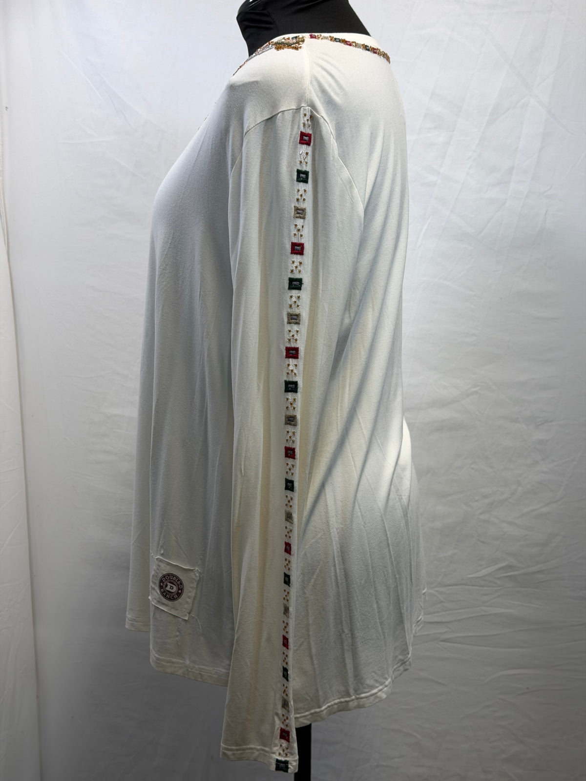CF54-21 BONE LS TOP WITH SQUARE EMB L