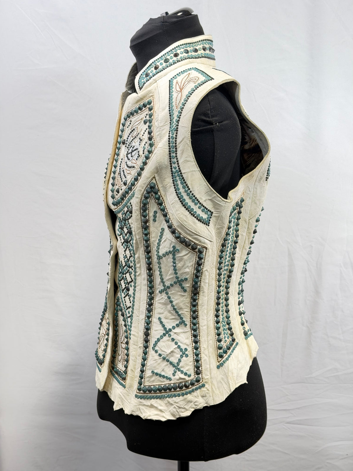 CF113-7 ELEVEN 11 CREAM VEST S