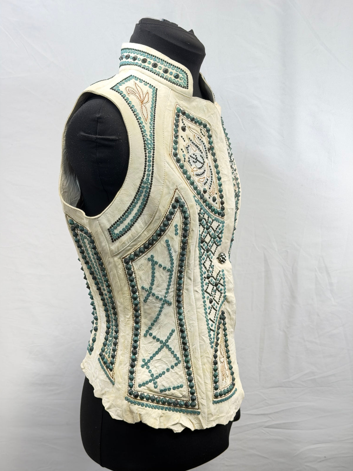 CF113-7 ELEVEN 11 CREAM VEST S