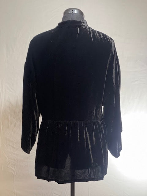CF42-77 BLK VELVET TUNIC W/GREEN FLOWER-S