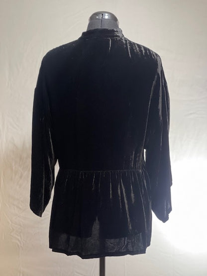 CF42-77 BLK VELVET TUNIC W/GREEN FLOWER-S