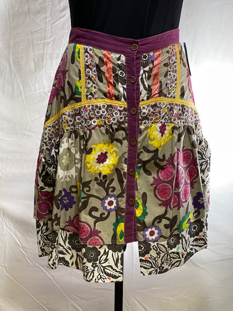CF46-79 MID LENGTH SKIRT W/FLORAL-L