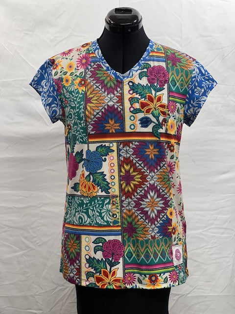 CF48-8 MULTI COLOR QUILT TOP-XS