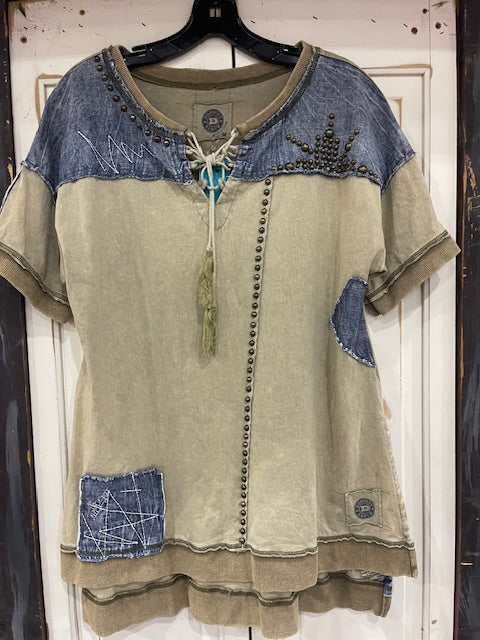CF33-6 RELAXED TOP W/DENIM PATCH-MED