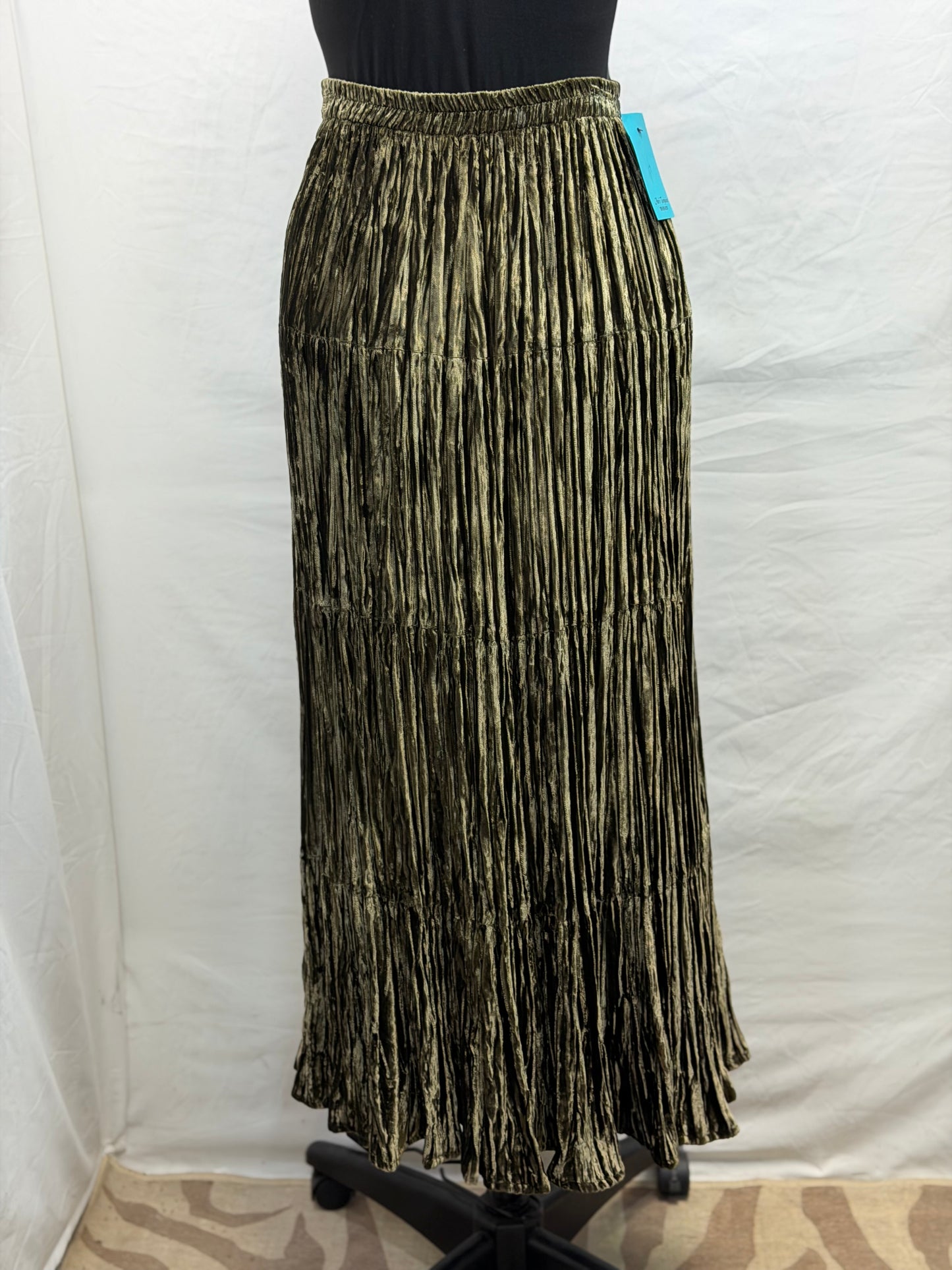 CF52-240 SADDLE RIDGE VELVET SKIRT
