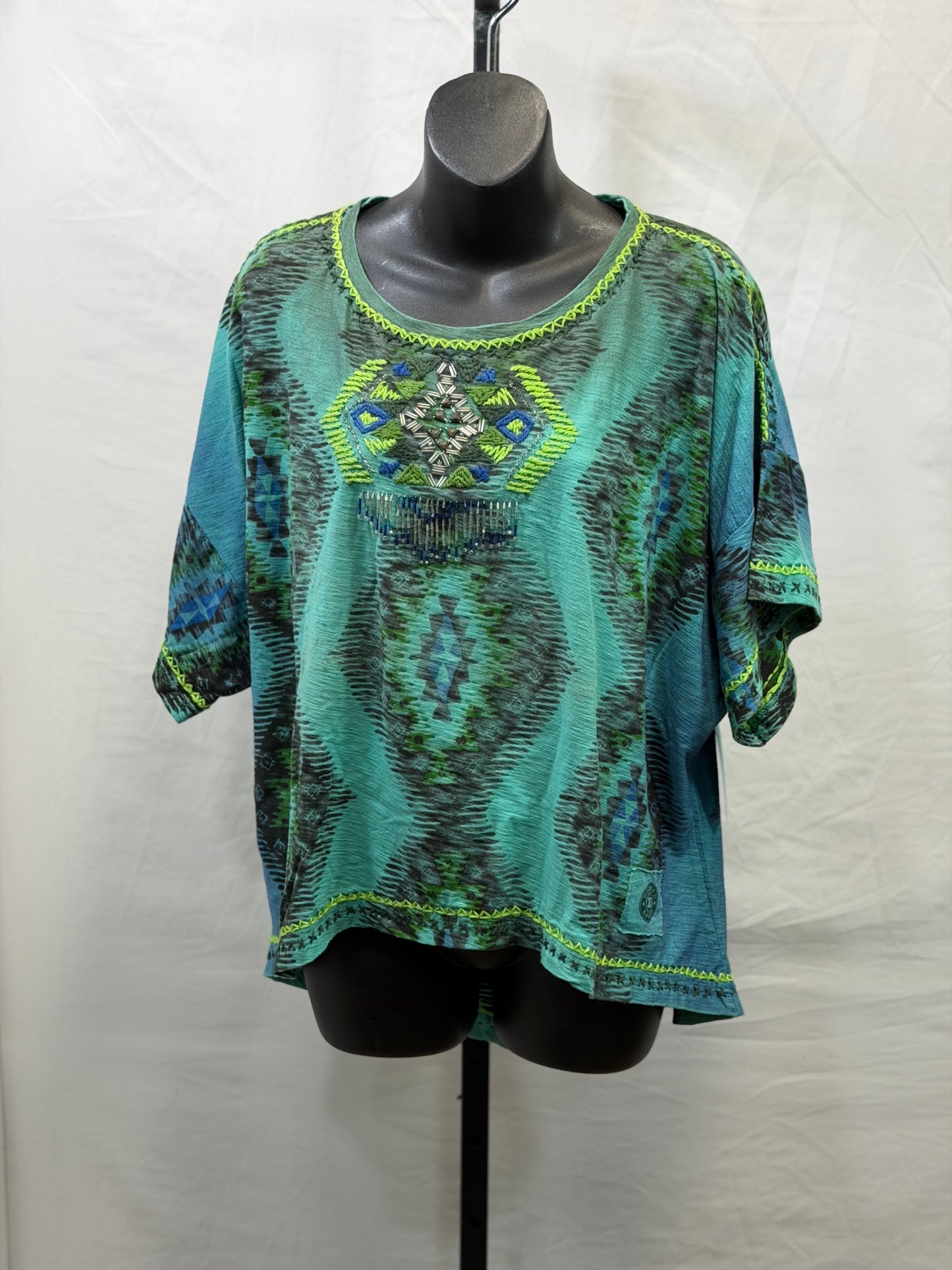 CF107-66 GREEN AZTEC TOP XS